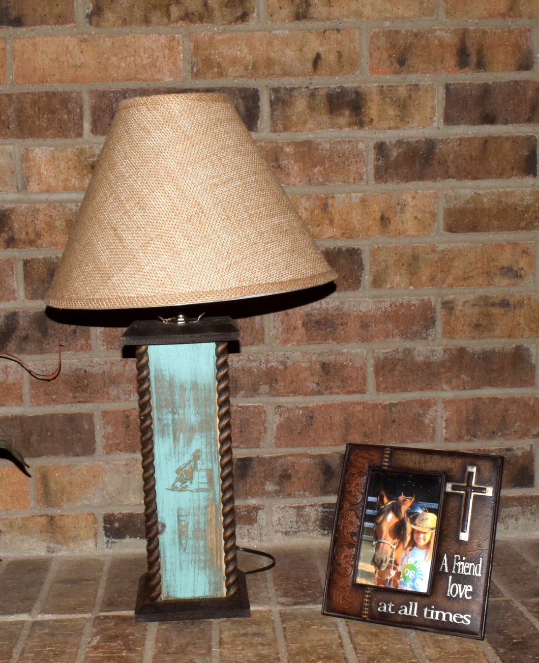 24" USB Rustic Barrel Racer lamp - With USB Outlet image 4